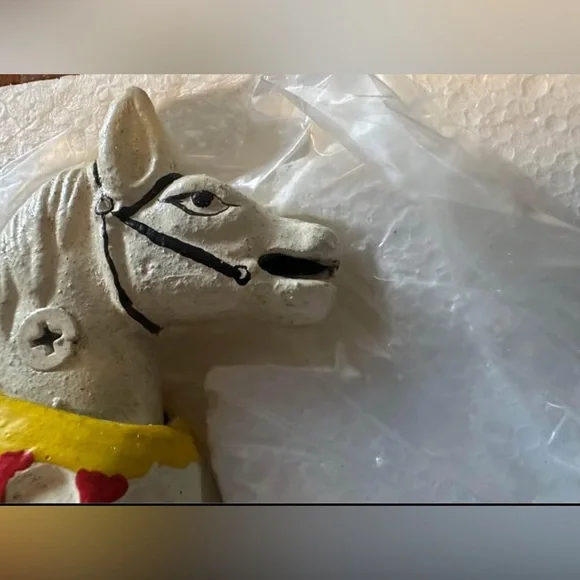 🆕 🎄 Classic Christmas Vintage Cast Iron Trick Pony Bank. New in box. Rare. - Picture 3 of 9